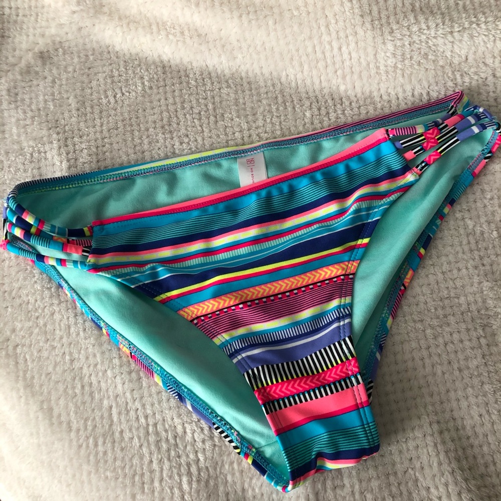 Juniors Medium NoBo Bikini Bottoms